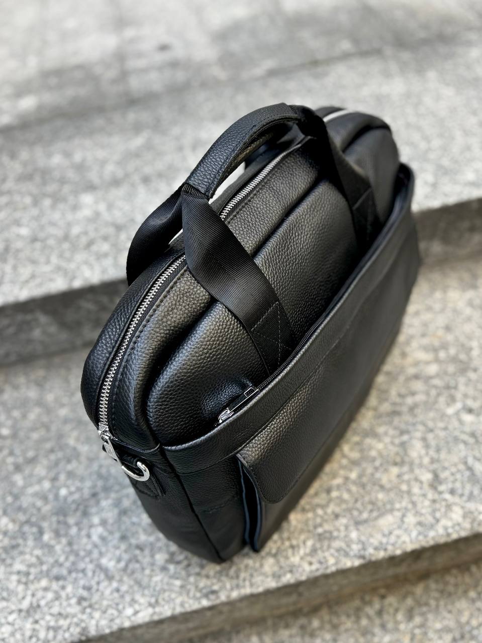 Класична містка чоловіча сумка Black — фото 8